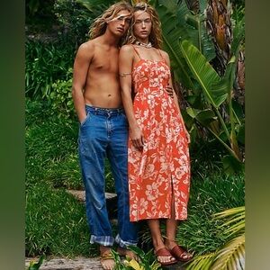 Free People The Perfect Sundress
Button-Front Pockets Floral Bohemian
NWT